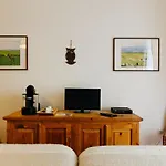 Hostel G&b - And Wines *