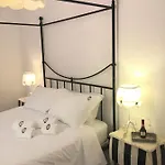 G&b - And Wines Hostel