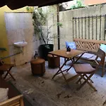 G&b - And Wines Hostel