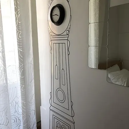 Hostel G&b - And Wines *