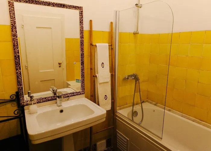 بيت شباب G&b - And Wines *