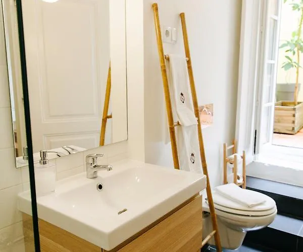 G&b - And Wines بيت شباب Lisboa