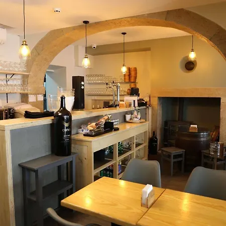 G&b - And Wines Hostel Lisbon