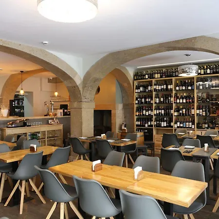 G&b - And Wines Hostel