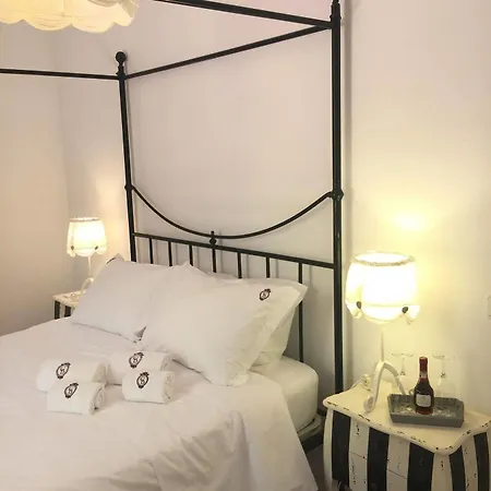 G&b - And Wines Hostel